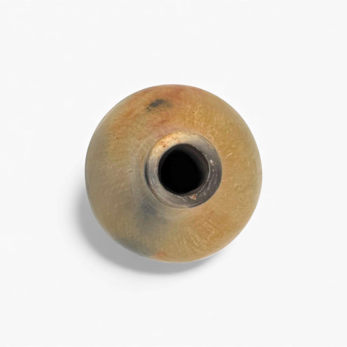 Vista dall'alto apertura irregolare vaso alto in terracotta Farida per fiori secchi